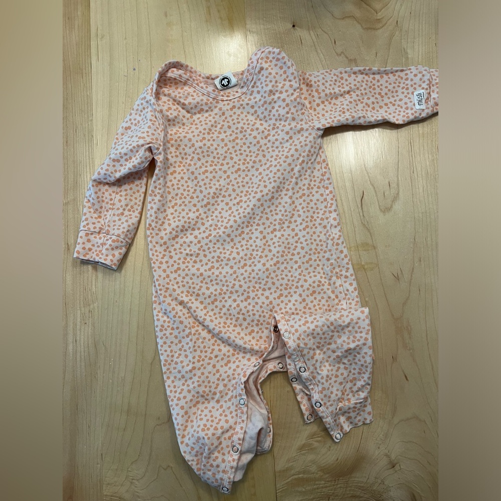 Musli Baby One-Piece Bodysuit Pink Polka Dots with Snaps - size 9-12 months